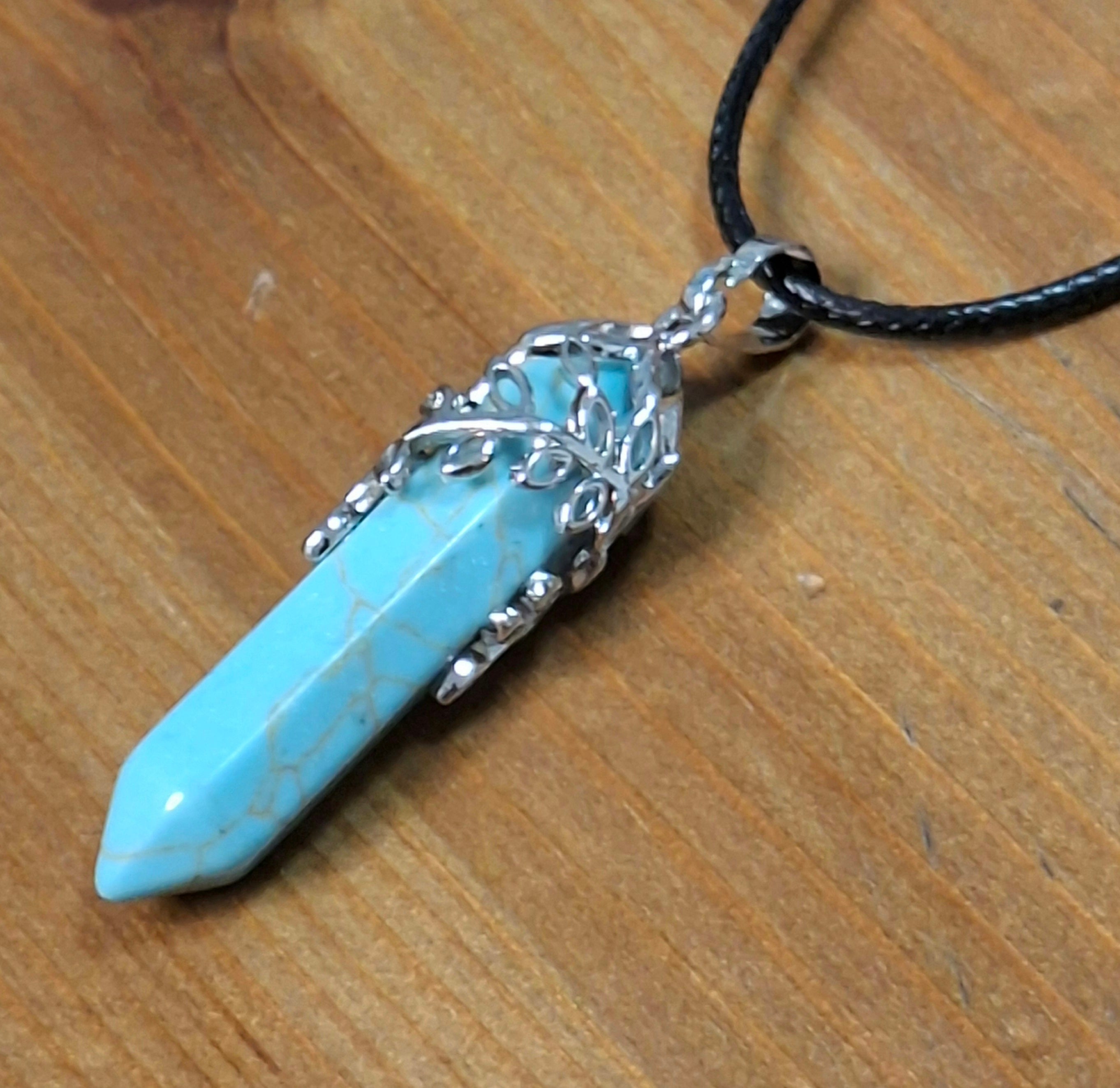 תליון אבן חן עם מתכת אל חלד